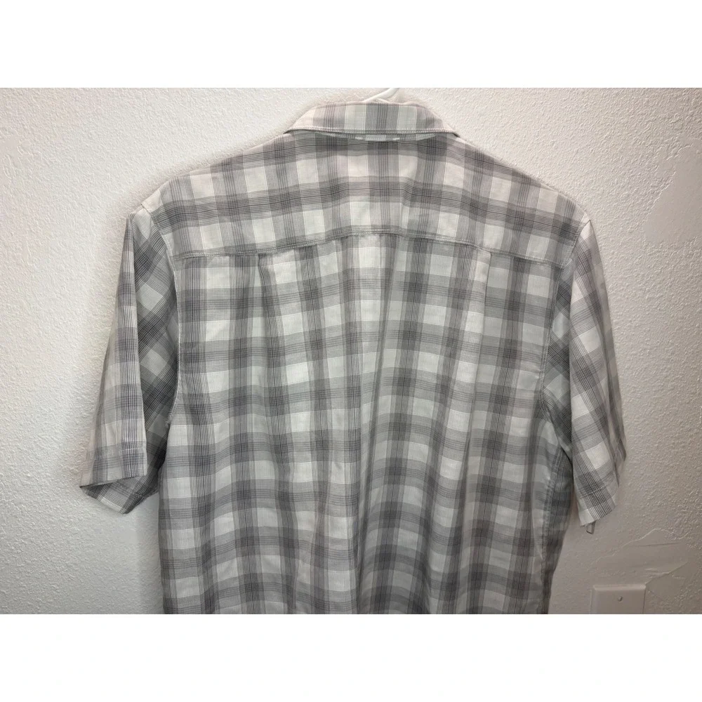 The North Face Shirt Mens Large Grey Plaid Short Sleeve Excellent Hiking Utility